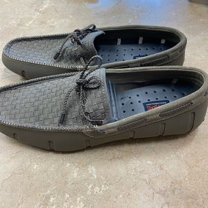 Men’s swim shoes
